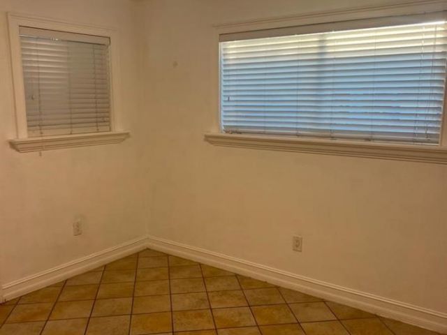 Продажа дома по адресу 14500 NE 2nd Ave - фото 5838503