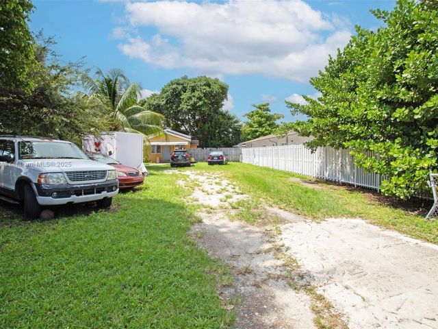 Продажа дома по адресу 460 NW 23rd Ct - фото 5831335