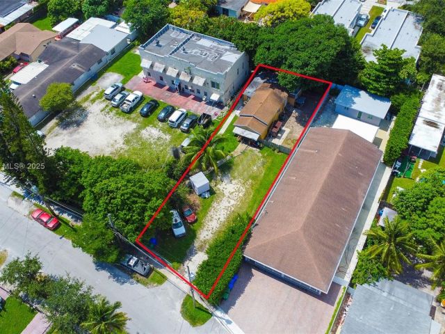 Продажа дома по адресу 460 NW 23rd Ct - фото 5831337