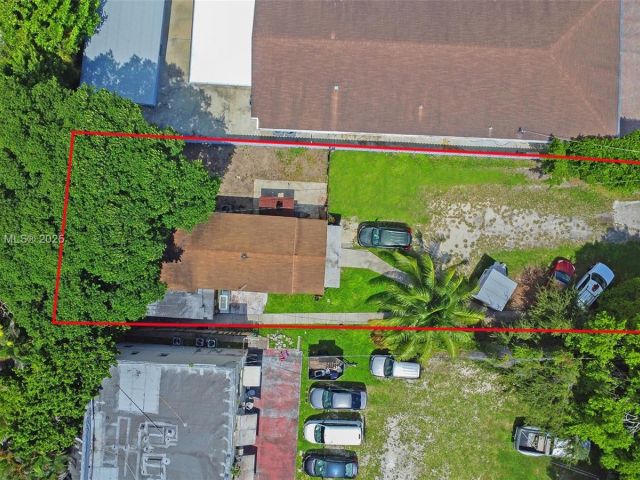 Продажа дома по адресу 460 NW 23rd Ct - фото 5831338