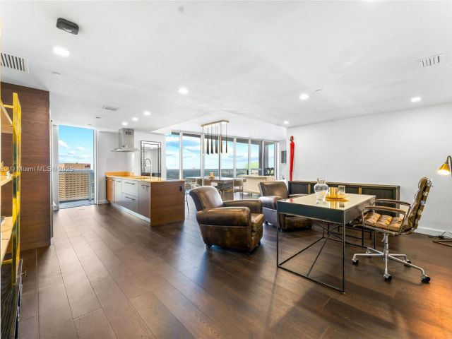 Продажа квартиры #4502 - фото 5839759