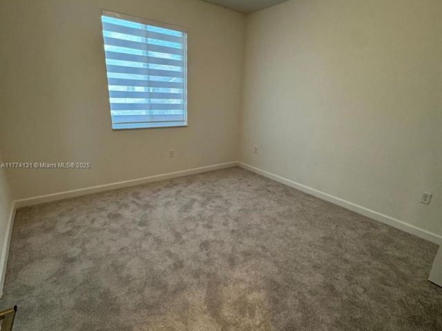 Дом в аренду по адресу 635 SE 13th St Cir . - фото 5838967