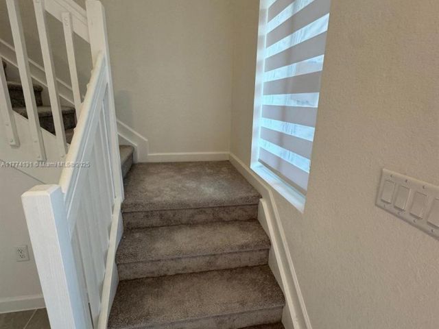 Дом в аренду по адресу 635 SE 13th St Cir . - фото 5838968