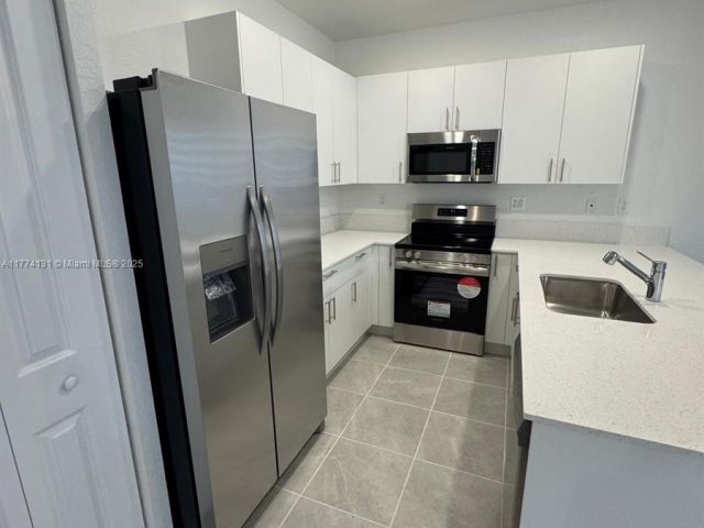 Дом в аренду по адресу 635 SE 13th St Cir . - фото 5838978