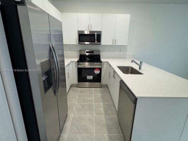 Дом в аренду по адресу 635 SE 13th St Cir . - фото 5838980