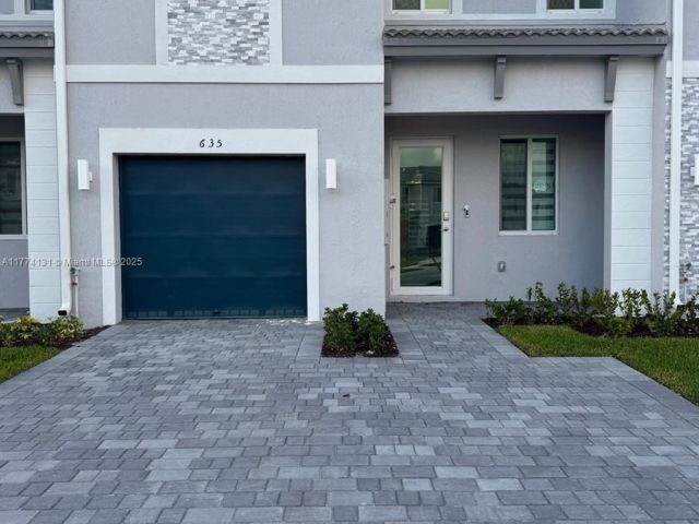 Дом в аренду по адресу 635 SE 13th St Cir . - фото 5838984