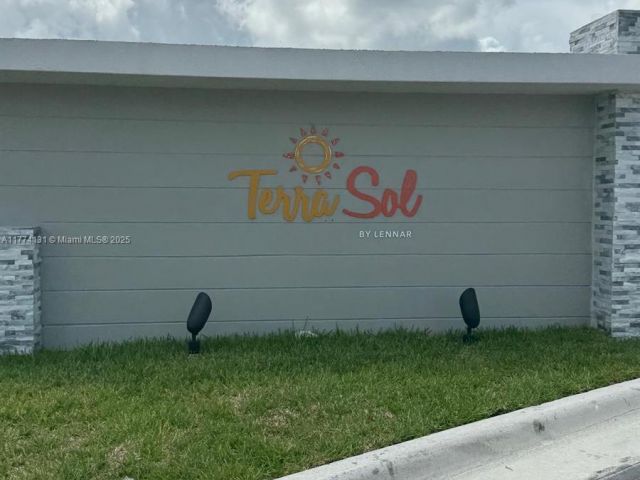 Дом в аренду по адресу 635 SE 13th St Cir . - фото 5838986