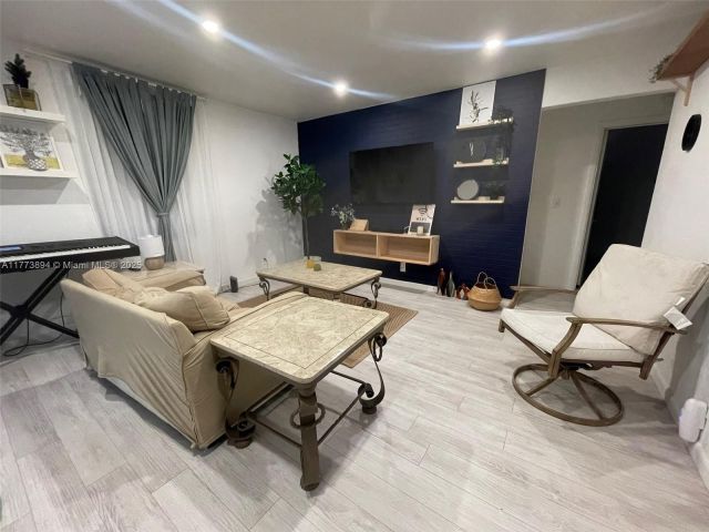 Продажа дома по адресу  - фото 5847023