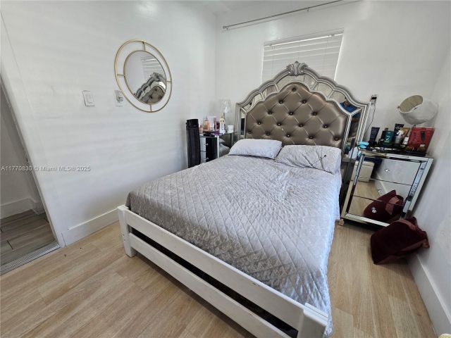 Продажа дома по адресу 1011 NW 64th St - фото 5837430