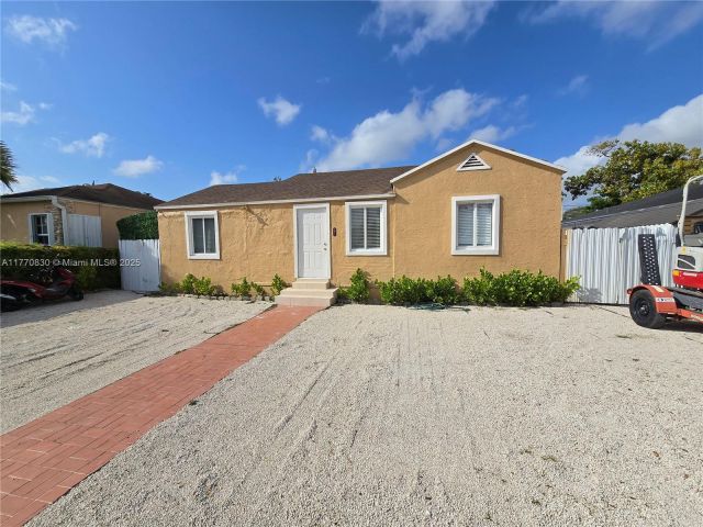 Продажа дома по адресу 1011 NW 64th St - фото 5837446