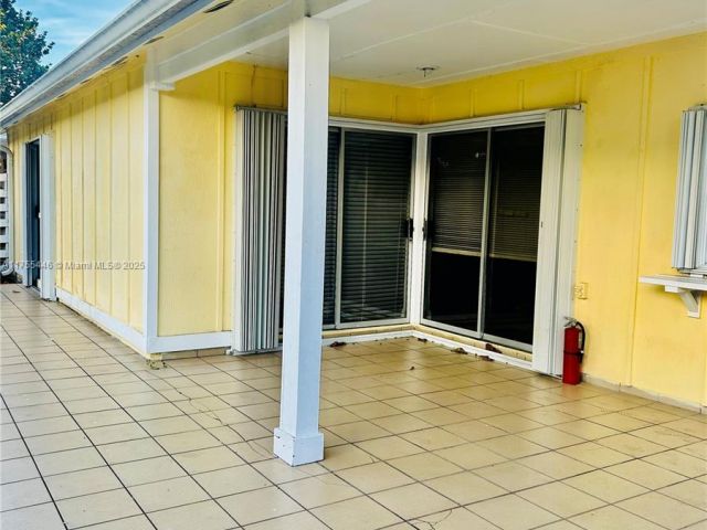 Продажа дома по адресу 15016 SW 139TH PL - фото 5839779