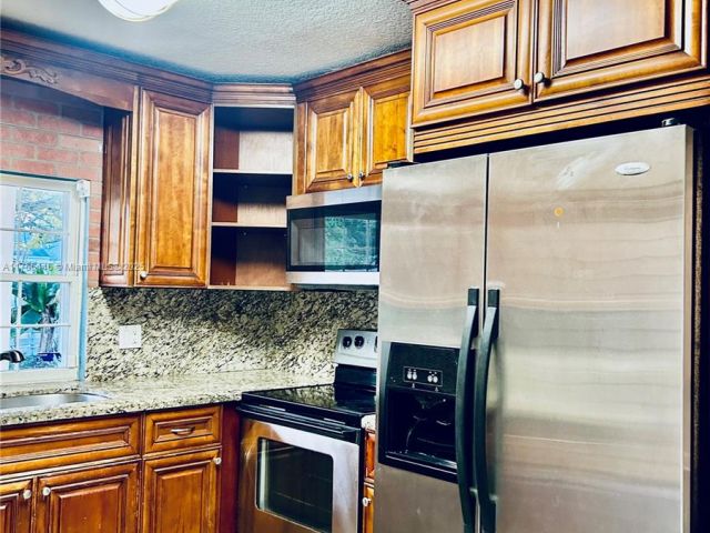 Продажа дома по адресу 15016 SW 139TH PL - фото 5839785