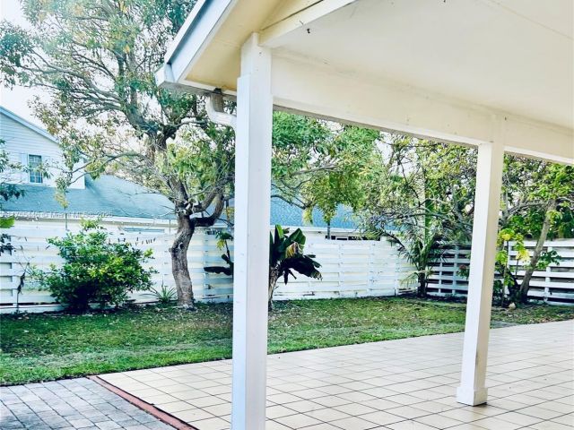 Продажа дома по адресу 15016 SW 139TH PL - фото 5839788