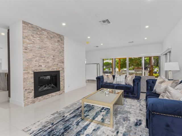 Продажа дома по адресу 615 3rd Key Dr - фото 6165948