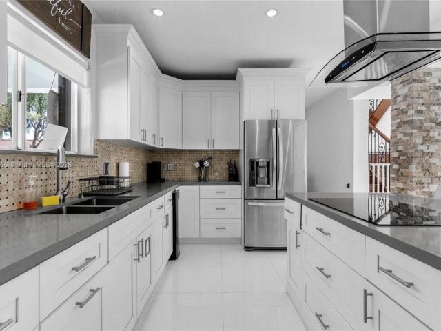 Продажа дома по адресу 5161 SW 159th Ct - фото 5843664