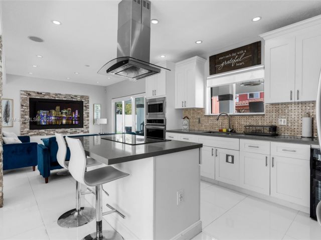 Продажа дома по адресу 5161 SW 159th Ct - фото 5843666