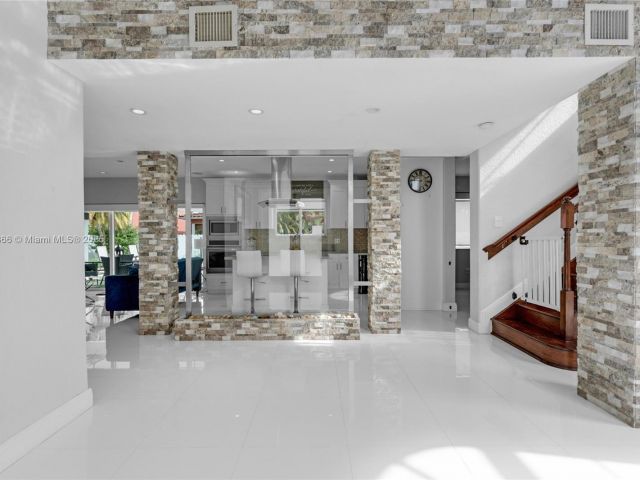 Продажа дома по адресу 5161 SW 159th Ct - фото 5843669