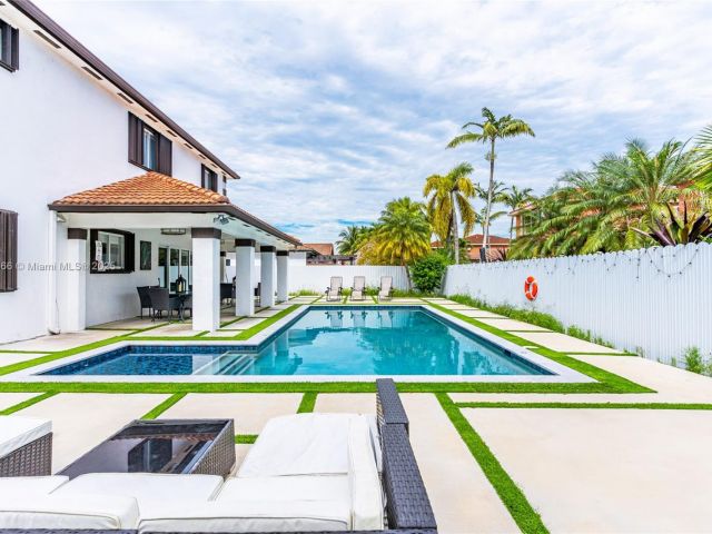 Продажа дома по адресу 5161 SW 159th Ct - фото 5843673