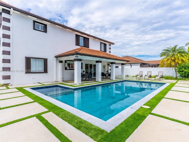 Продажа дома по адресу 5161 SW 159th Ct - фото 5843674