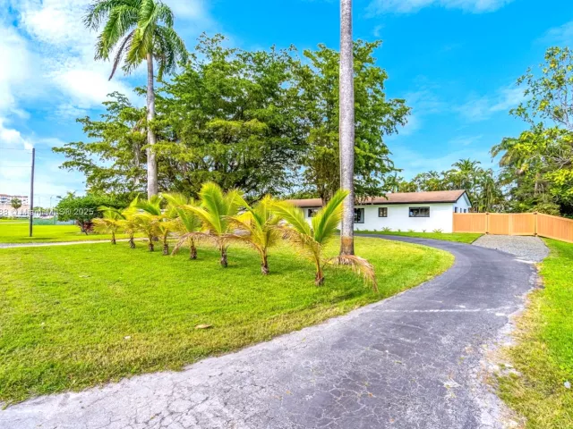 Дом в аренду по адресу 535 N Biscayne River Dr 1 - фото 5845635