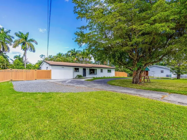 Дом в аренду по адресу 535 N Biscayne River Dr 1 - фото 5845636