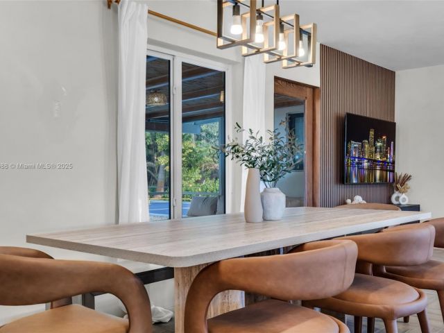 Дом в аренду по адресу 535 N Biscayne River Dr 1 - фото 5845624