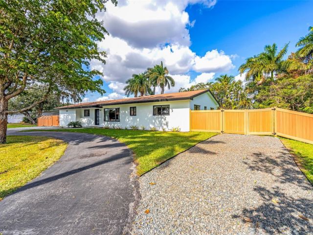 Дом в аренду по адресу 535 N Biscayne River Dr 1 - фото 5845634