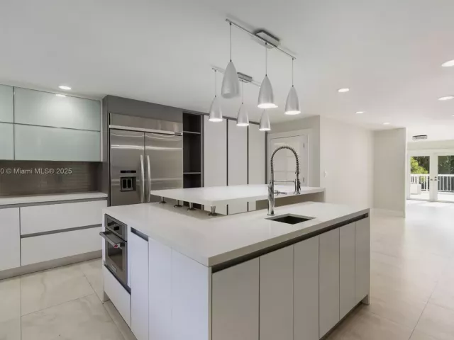 Продажа дома по адресу 413 Santurce Ave - фото 5846240