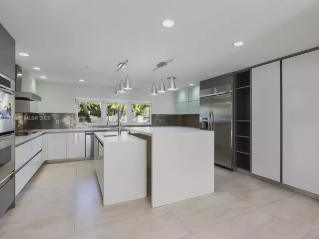 Продажа дома по адресу 413 Santurce Ave - фото 5846241