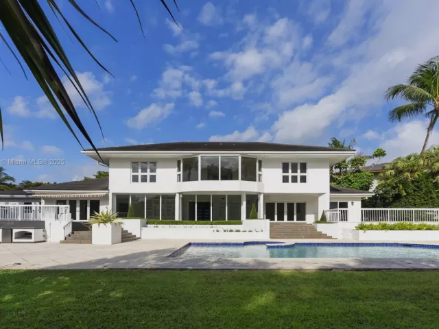 Продажа дома по адресу 413 Santurce Ave - фото 5846231