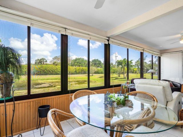 Продажа дома по адресу 6053 Petaluma Drive - фото 5847710