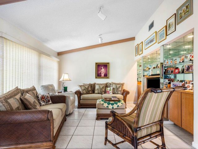 Продажа дома по адресу 6053 Petaluma Drive - фото 5847714