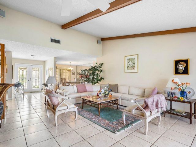 Продажа дома по адресу 6053 Petaluma Drive - фото 5847716