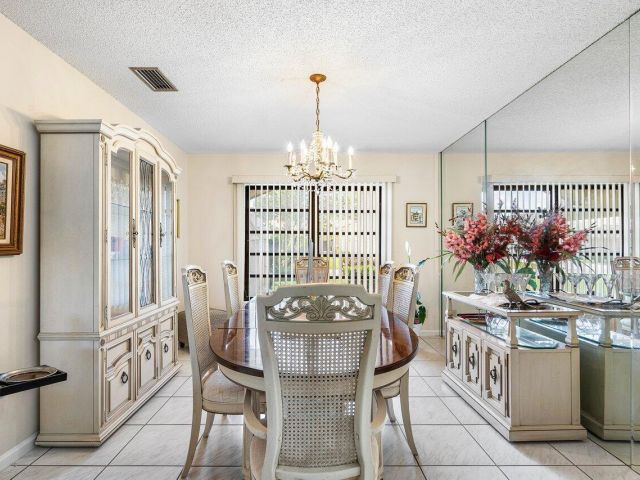 Продажа дома по адресу 6053 Petaluma Drive - фото 5847718