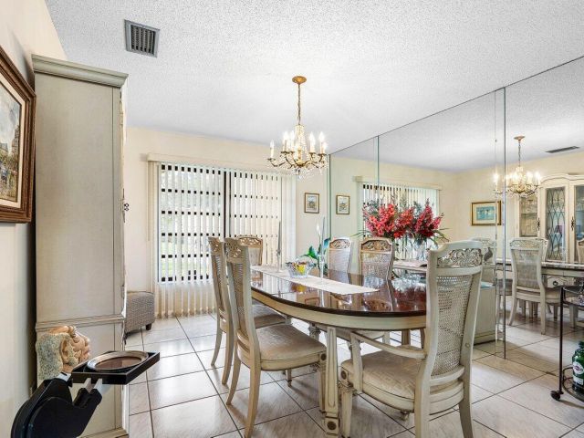 Продажа дома по адресу 6053 Petaluma Drive - фото 5847719