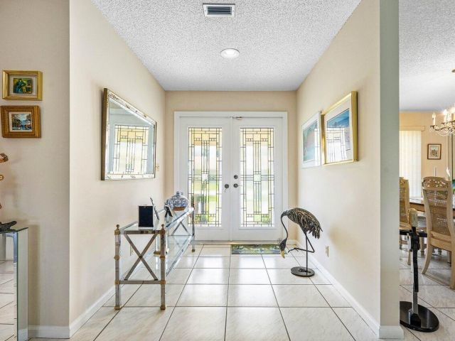 Продажа дома по адресу 6053 Petaluma Drive - фото 5847720