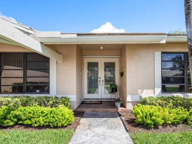 Продажа дома по адресу 6053 Petaluma Drive - фото 5847721