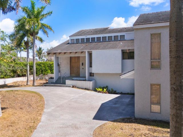 Продажа дома по адресу 30 Leucadendra Dr - фото 5848507