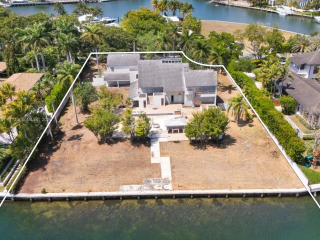 Продажа дома по адресу 30 Leucadendra Dr - фото 5848509