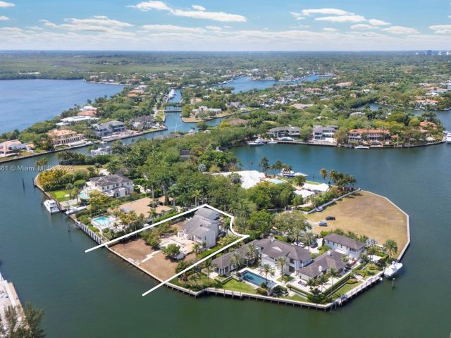 Продажа дома по адресу 30 Leucadendra Dr - фото 5848510