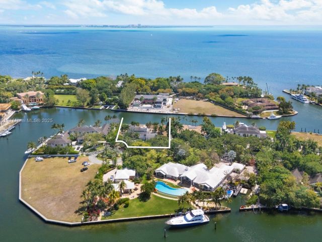 Продажа дома по адресу 30 Leucadendra Dr - фото 5848514