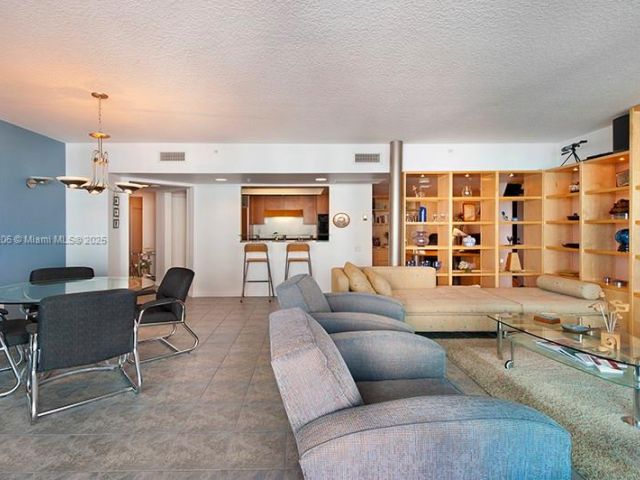 Продажа квартиры #705 - фото 5854551