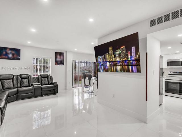 Продажа дома по адресу 8775 Park Blvd 111 - фото 5850668