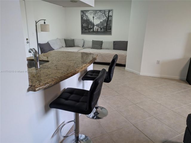 Продажа квартиры #9305 - фото 6128430