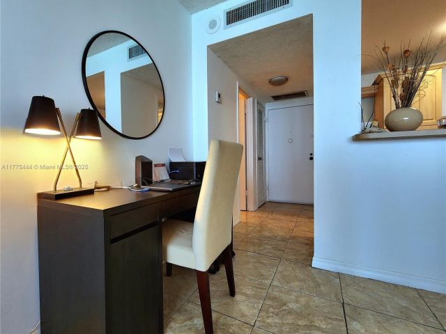 Продажа квартиры #1212 - фото 5920358