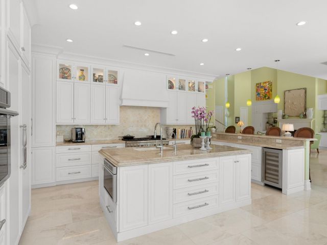 Продажа дома по адресу 2870 NE 24th Pl - фото 5892974