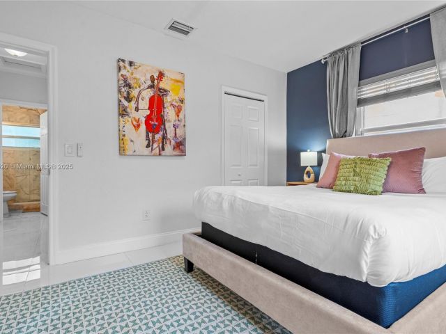 Дом в аренду по адресу 775 NW 44th St - фото 6047152