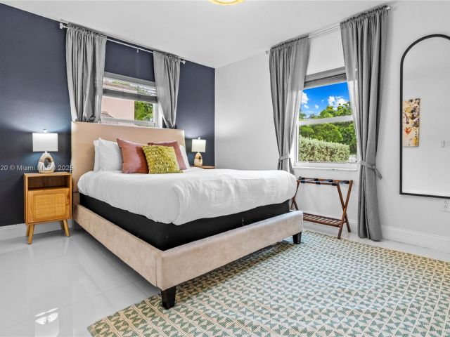 Дом в аренду по адресу 775 NW 44th St - фото 6047154