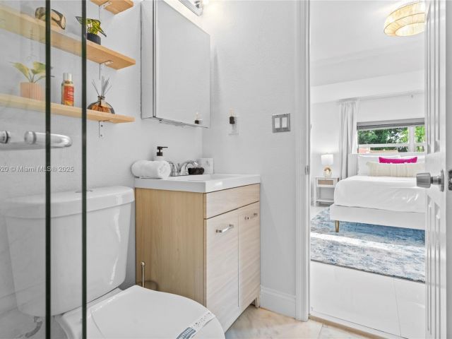 Дом в аренду по адресу 775 NW 44th St - фото 6047155