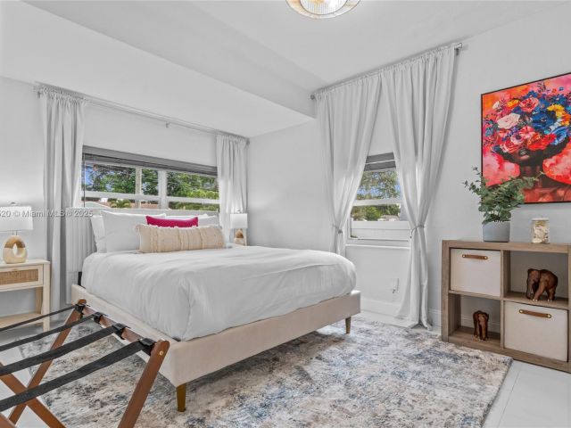 Дом в аренду по адресу 775 NW 44th St - фото 6047160